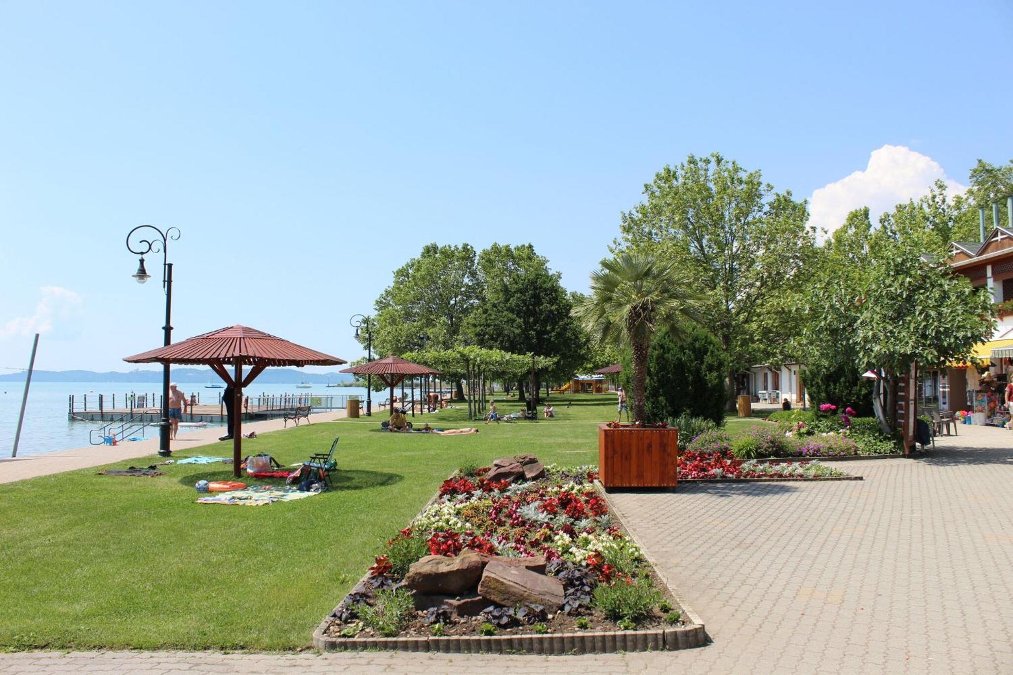 Admiral Apartman Csopak Exterior photo